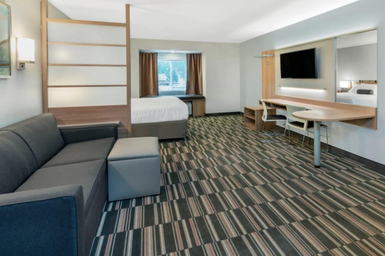 Microtel Inn & Suites By Wyndham Georgetown Lake Exterior foto