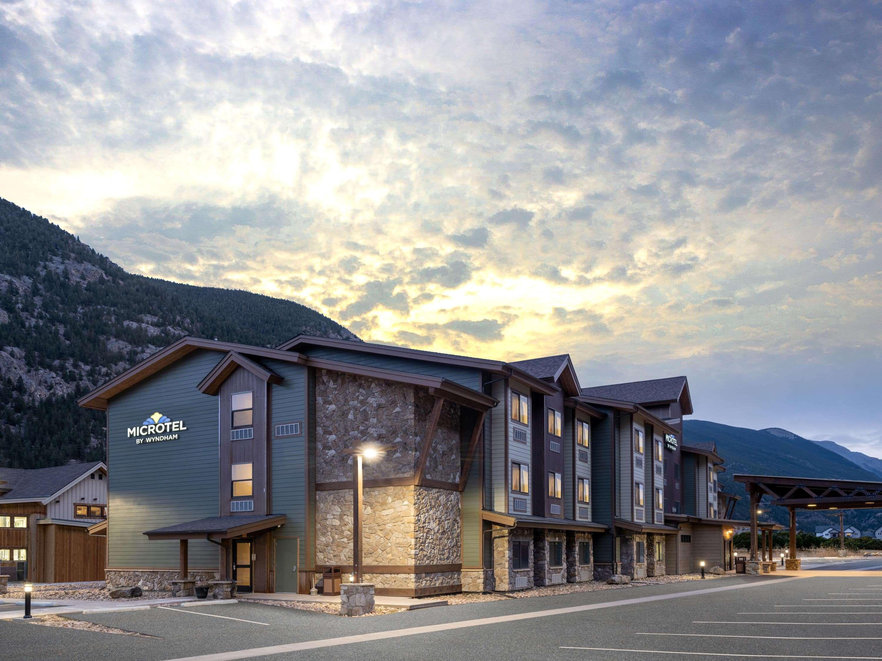 Microtel Inn & Suites By Wyndham Georgetown Lake Exterior foto